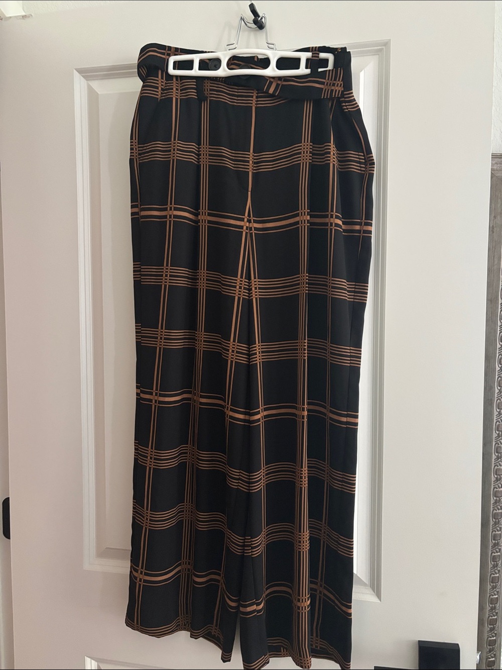 Halogen Black Wide-Leg Pants with Tan Plaid